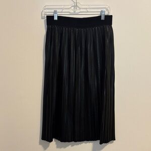 Zara Coates Black Pleated Midi Skirt - Sleek Women's Skirt